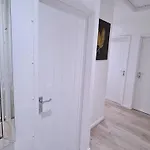 Modern Penge East Apartment